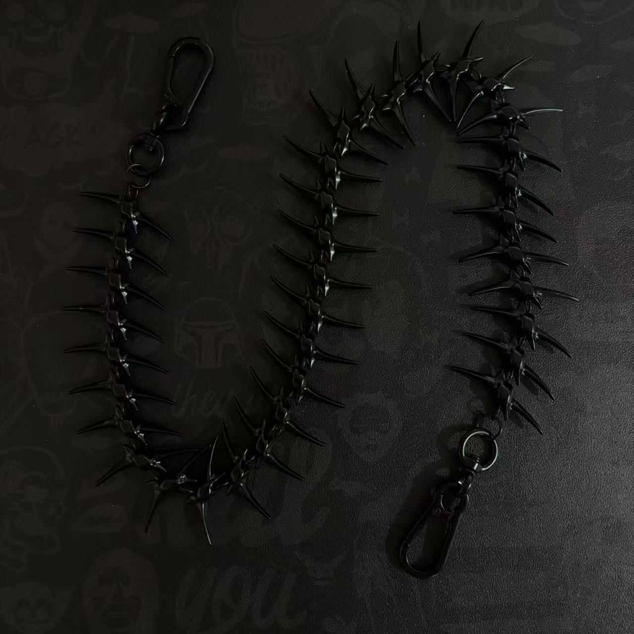 Matte Black Skeleton Metal Hea - Phone Accessories Design recension och pris